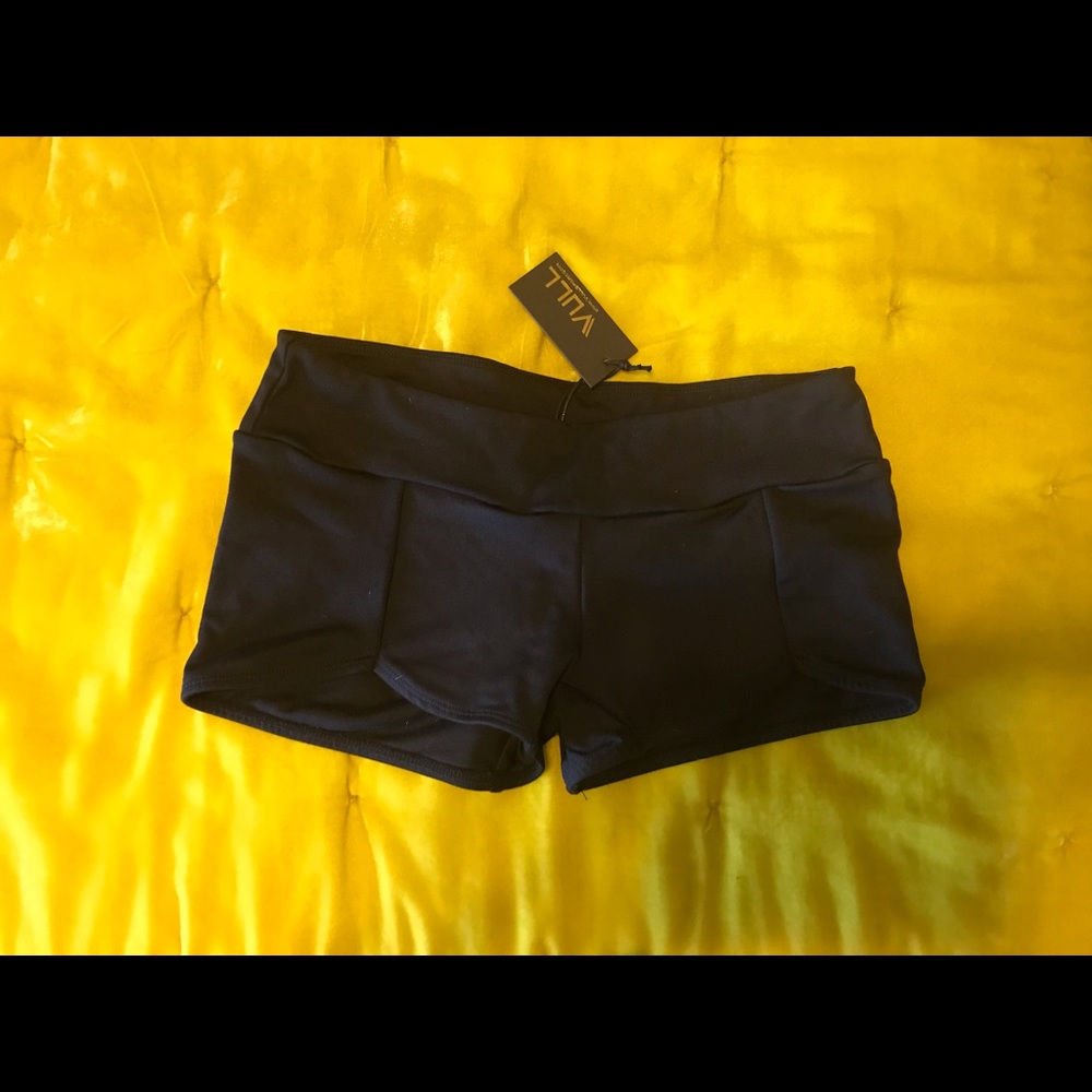 Vull booty shorts
